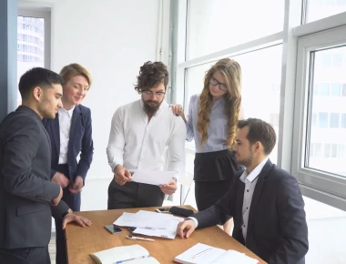 Πες μου σε ποιον όροφο εργάζεσαι να σου πω ποιος είσαι